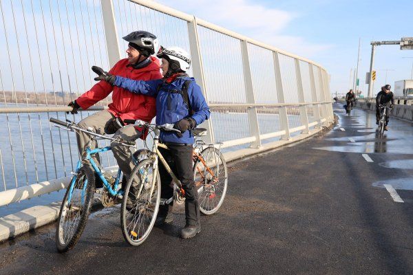 骑自行车玩转蒙特利尔的桥梁美景