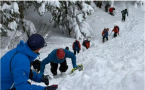 6名中国男子日本滑雪被困“死亡谷”，历时20小时获救