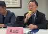 中国仍戴着玫瑰色眼镜，而Carney则如履薄冰