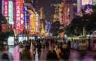 “她要是中国人就好了”：美国儿子飞上海买药救癌母