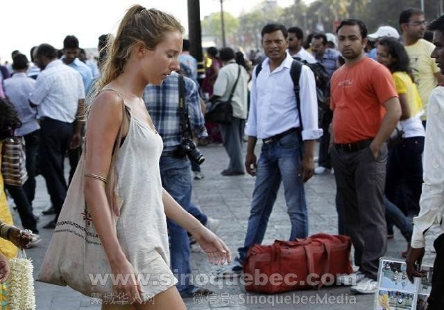 Its-tough-being-a-foreign-woman-tourist-in-India-because-of-male-attitudes.jpg