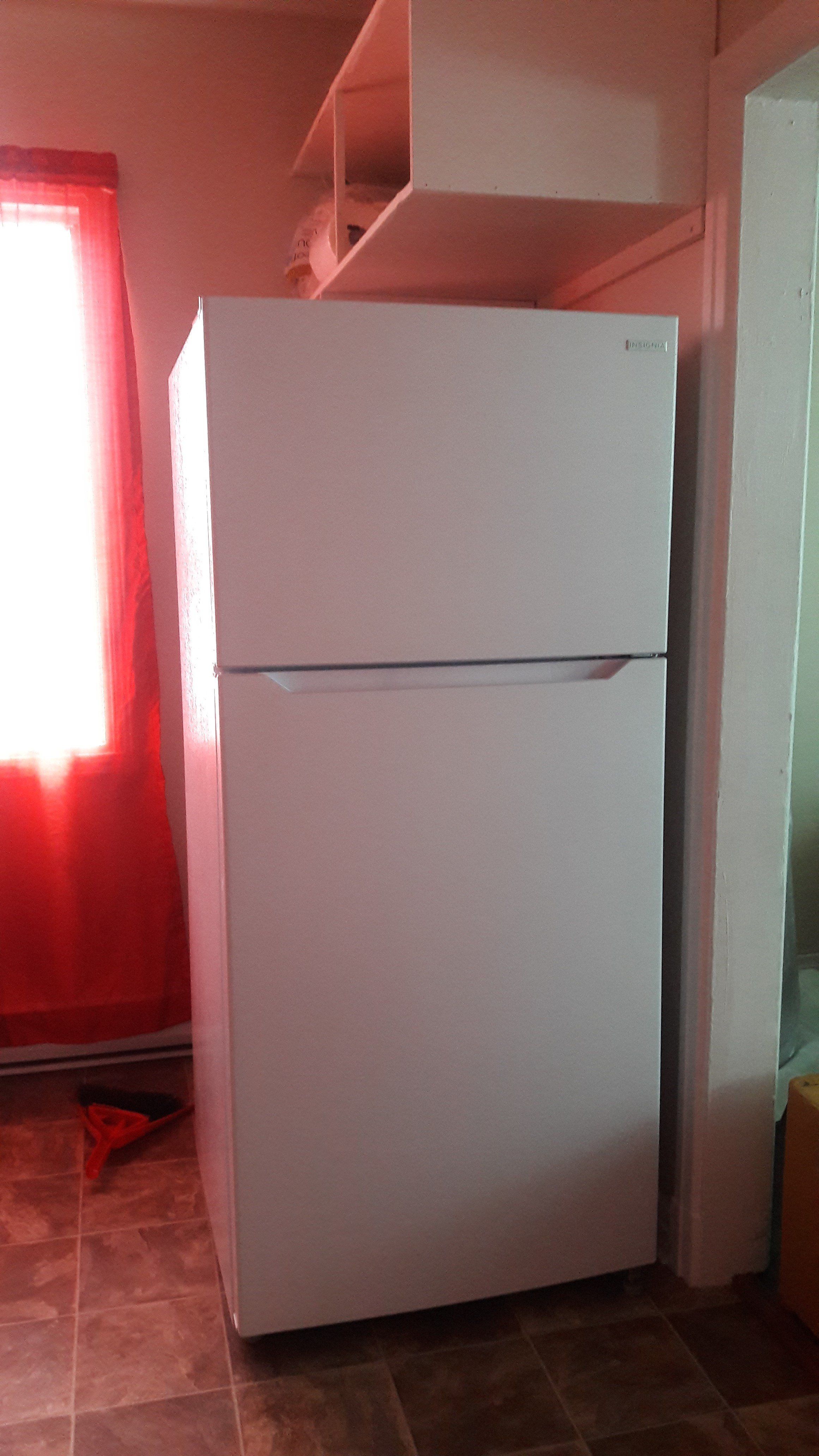 冰箱很干净，规格74.5-74.5*162cm。
