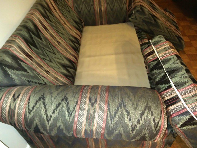 Sofa 7.JPG