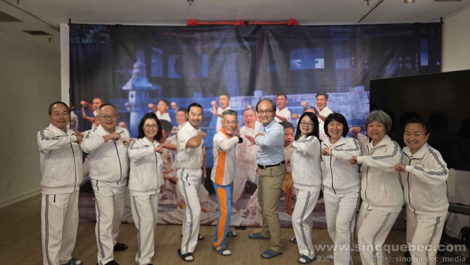 图说二：刘沂欣与多伦多太极门弟子合影。