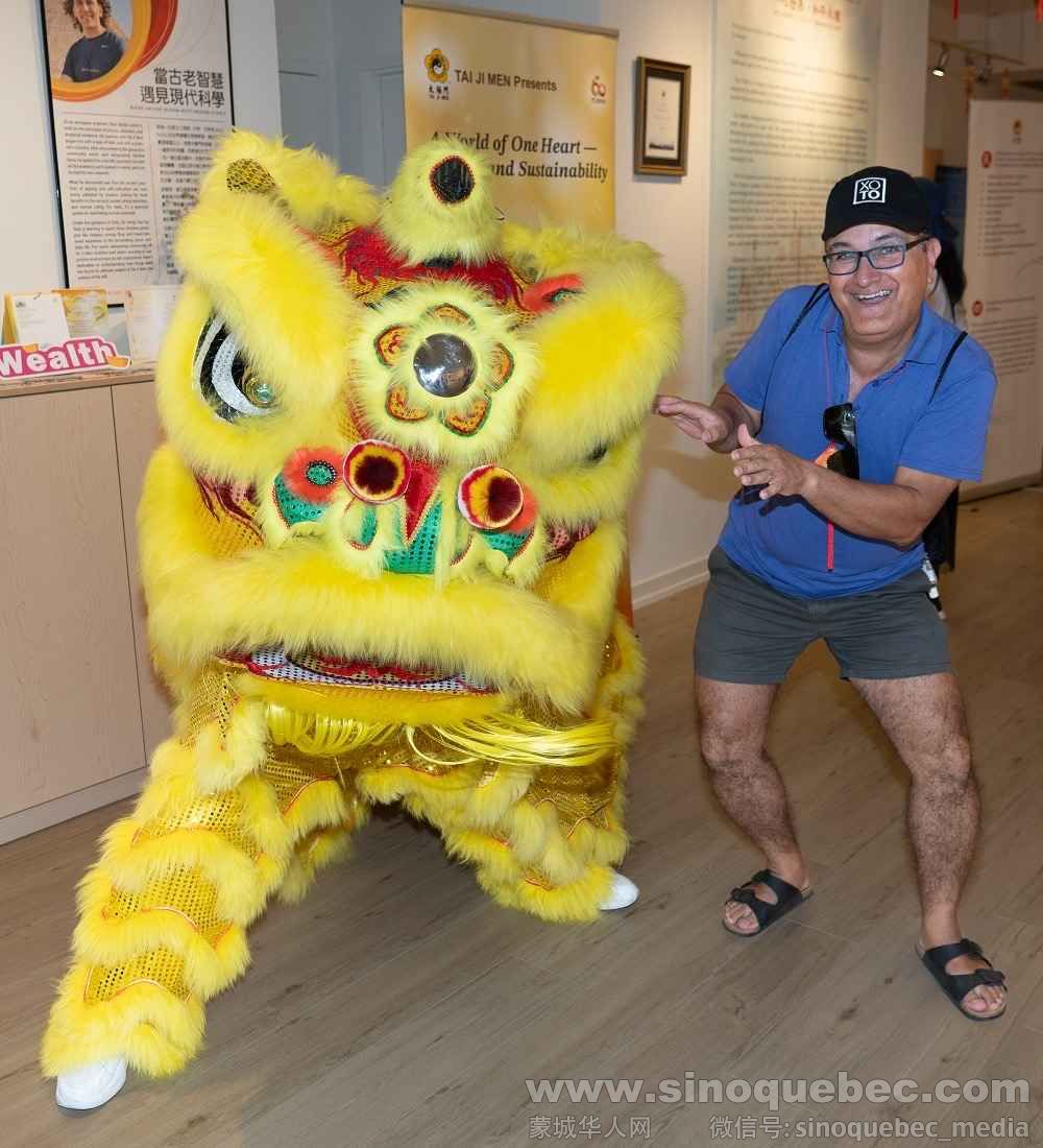 图5：祥狮热闹迎宾，为一周年庆典送上祝福与欢喜。