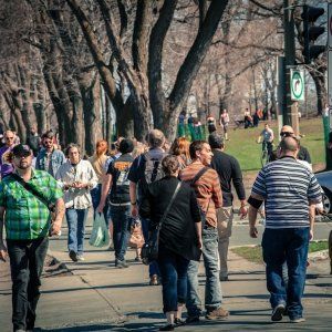 越来越多年轻家庭选择离开蒙特利尔搬往郊区