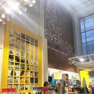 蒙特利尔市中心Lolë店全场七折