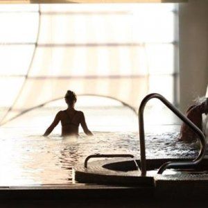 母亲节买一送一泡温泉 还有免费小酒喝