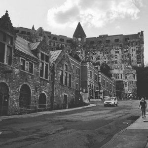 蒙特利尔皇家山捉鬼之旅开启