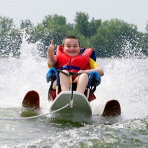 第六届航海节 水上运动设备免费玩起来