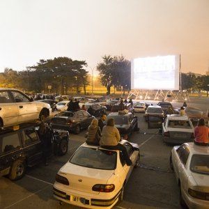 魁北克露天电影院开始放映英文电影