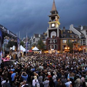 魁省最美小镇Tremblant举办国际蓝调音乐节