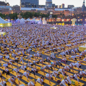 蒙特利尔老港千人白色瑜伽节