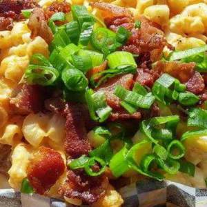 蒙特利尔Dirty Dogs免费送100份poutine！