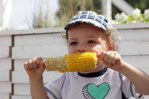 蒙特利尔市中心举办烤玉米节