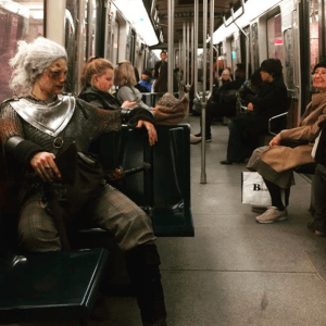 吓死人！快来看看今年僵尸大游行的惊悚照片吧