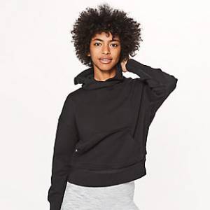 Lululemon我们做多了 持续打折中