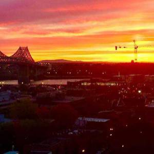 来欣赏一下蒙特利尔今天美丽的朝霞吧！