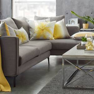 家具店大甩卖 床垫99元起 买满500送100