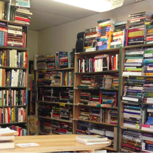 康大社区书店旧书一元售卖活动