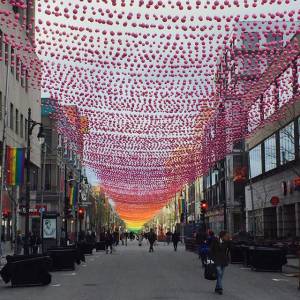 蒙特利尔同性恋村再次被粉色小球淹没