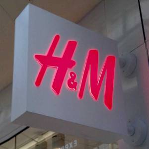 H & M正在疯狂减价折扣高至60%
