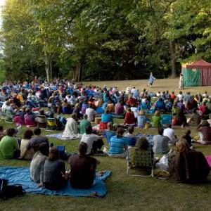 蒙特利尔公园上演免费莎士比亚舞台剧