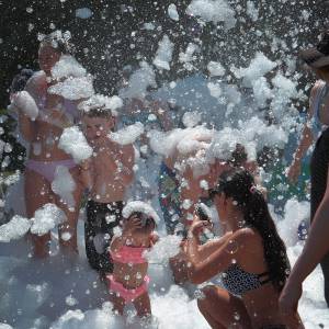 蒙特利尔两个沙滩家庭活动日