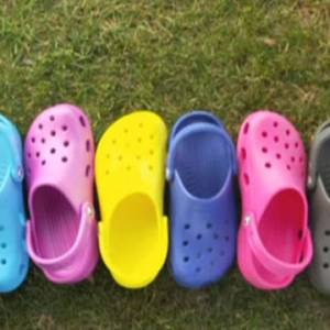 Crocs经典洞洞鞋全部13.50元 原价44.99元