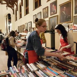 麦吉尔大学大型二手书销售会