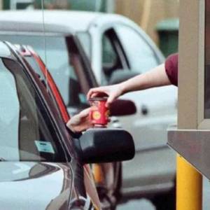 Tim Hortons的抱怨：加拿大群众根本不懂咋用Drive Thru！糟心