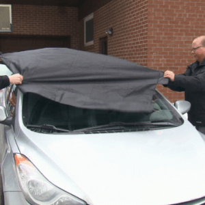 车用除冰"神器" 加拿大男子用一次就赔上4000刀
