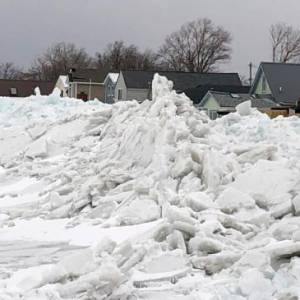 神迹啊! 加拿大12米”冰啸”你们见过没???