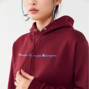 Urban Outfitters低至2折 39元收Champion卫衣 原价84