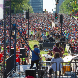 蒙特利尔最盛大的自行车节