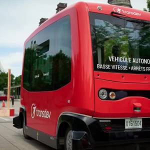 蒙特利尔首辆无人驾驶电动巴士免费载客