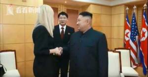 伊万卡首登朝鲜央视与金正恩握手 他却消失了
