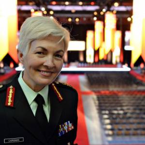 魁北克女将军领导北约在伊拉克行动