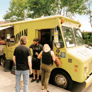 蒙特利尔街边流动食品摊的四大好去处