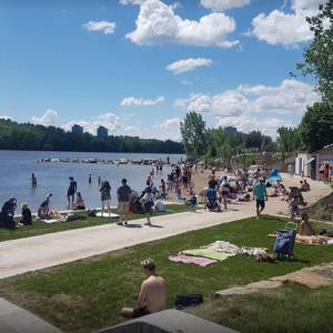 蒙特利尔周边消暑休闲的沙滩