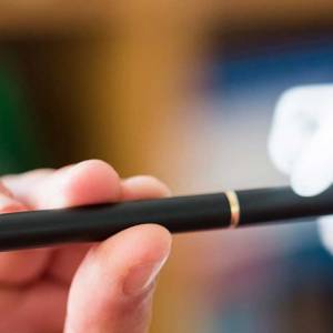 魁省学校附近的电子烟商店过多