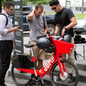 蒙特利尔JUMP共享电动自行车乱