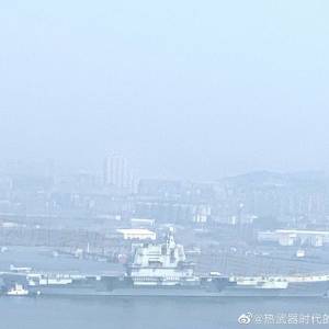 建军节 中国首艘国产航母出海海试(视频)