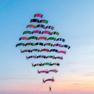 魁北克跳伞运动员打破加拿大全国纪录