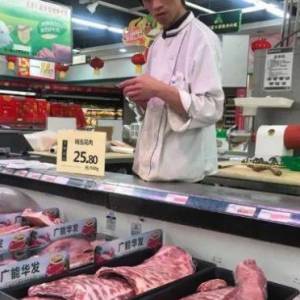 中国猪肉大涨价 春节还有高峰 鼓励国民少吃肉