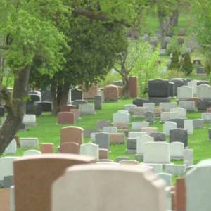 魁省领取死亡证明等待时间长达数月