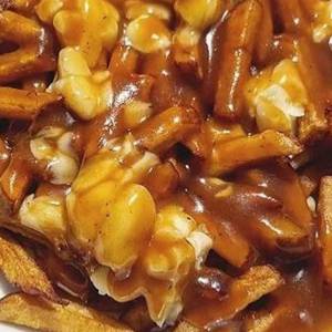 今天Dirty Dogs免费赠送poutine 先到先得