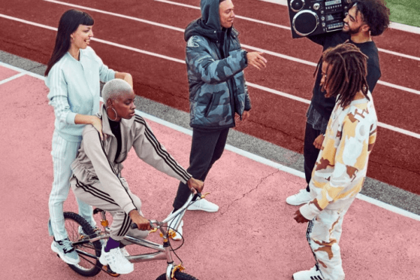 adidas年末大促 折扣区再打5折