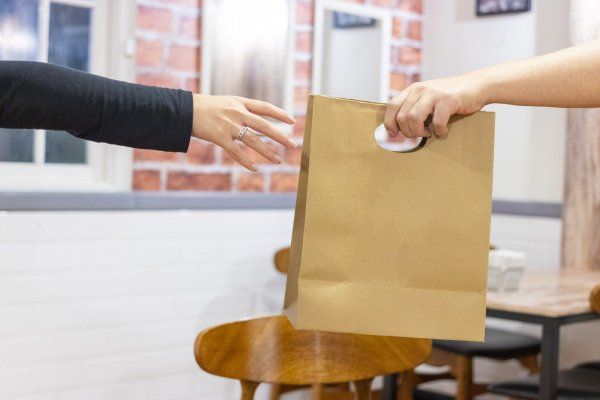 新冠病毒疫情之下 餐饮外卖是否安全？