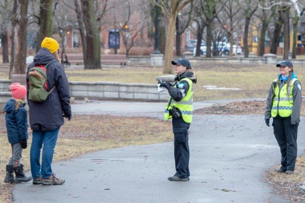 新冠疫情蔓延下的蒙特利尔外出散步安全吗？